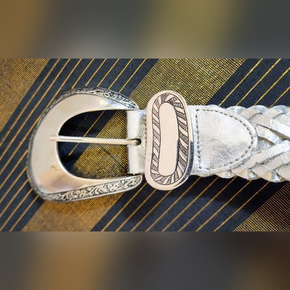 Lady Captiva sizeS Genuine Braded Leather In Silver w/ Silver Buckle Embossed - Picture 2 of 10